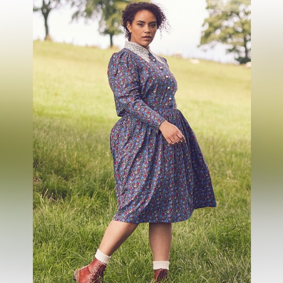 Laura Ashley X Joanie Nia Daniela Floral Print Lace Collar Button-Down Dress - Picture 6 of 9